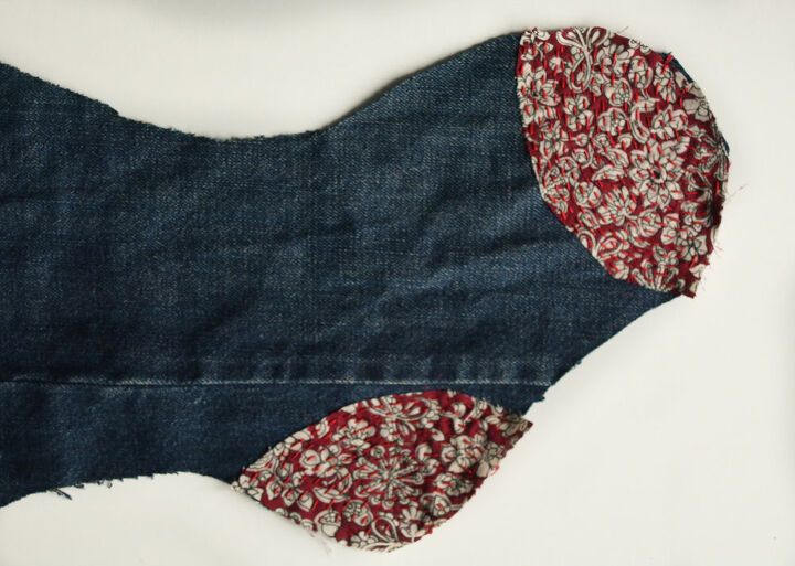 transform your old jeans into a christmas stocking