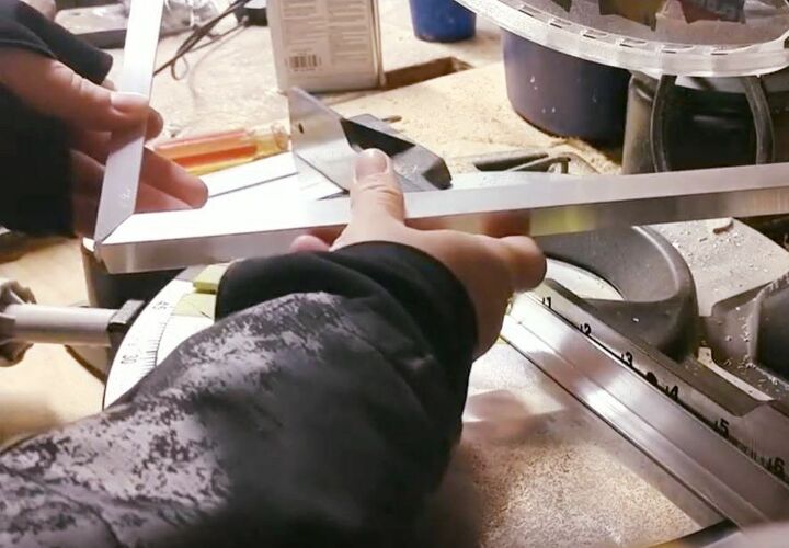 como transformar uma mesa em duas mesinhas de cabeceira
