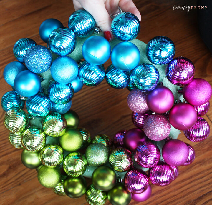 guirnalda de navidad de bolas de arco iris