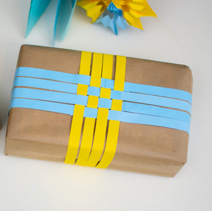 gift wrapping with brown paper tip basket weave