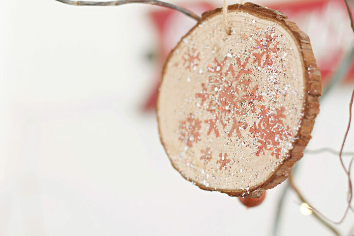 christmas ornament diy with decoart