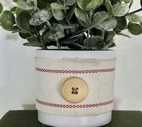 a simple holiday accent for your simple planter