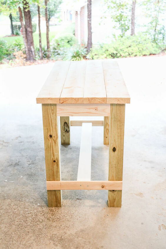 create the perfect farmhouse table with a painted wood grain effect