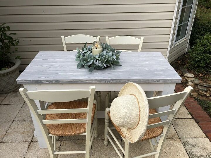 create the perfect farmhouse table with a painted wood grain effect