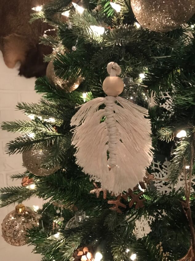 s 25 unconventional christmas ornament ideas for 2019, Macrame feather ornaments