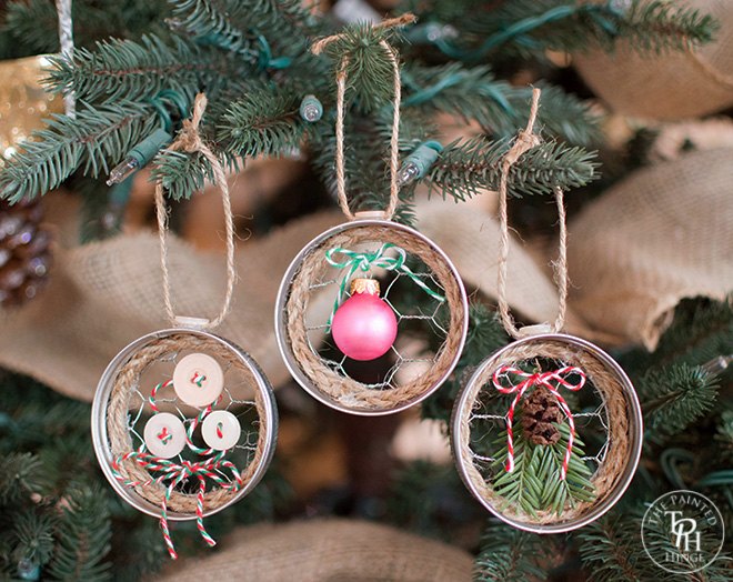 25 ideas de adornos navideos poco convencionales para 2019, Adornos de Navidad con tapa de tarro de mas n y alambre de pollo