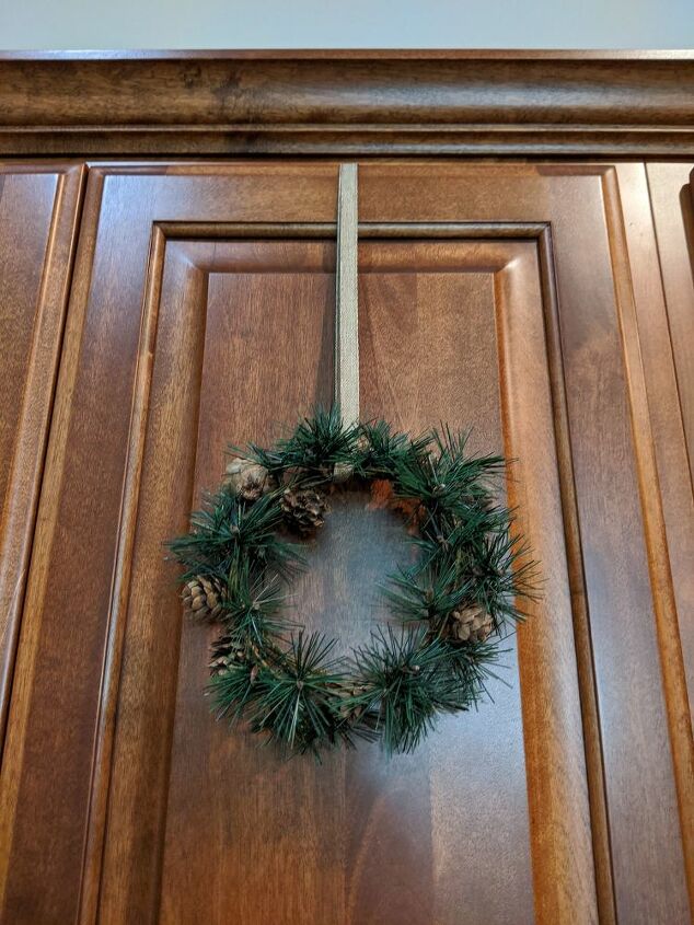 How to Make an Easy and Beautiful Kitchen Cabinet Christmas Wreaths