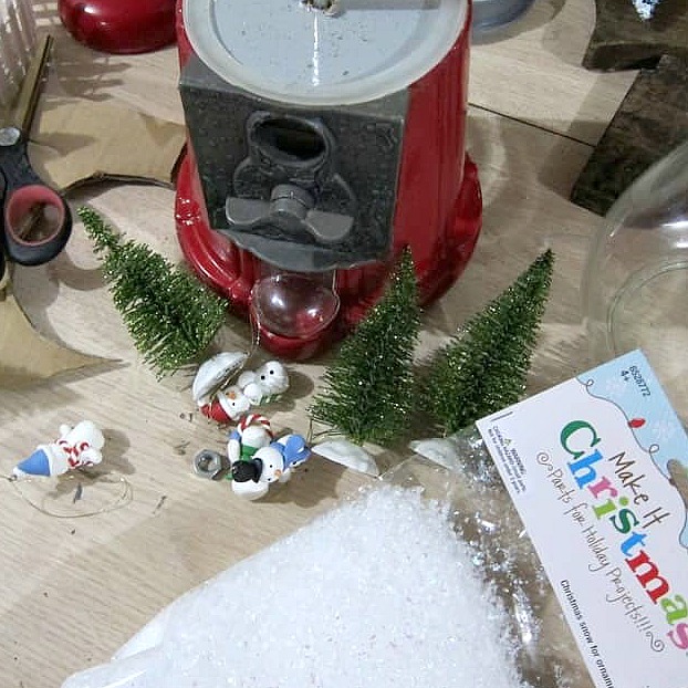 escena de nieve de mquina de chicles reciclada