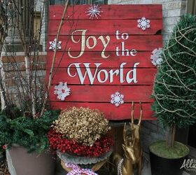 s 17 ways people are repurposing items to make christmas decor, Joy to the World Christmas Pallet