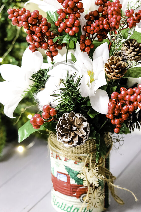 17 maneras en que la gente est reutilizando artculos para hacer la decoracin de, Artesan a r stica de latas de hojalata para Navidad
