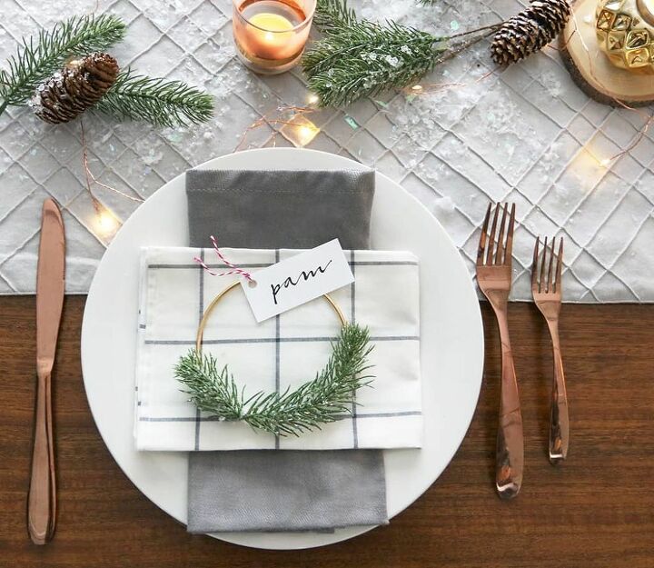 how to make diy holiday wreath place cards