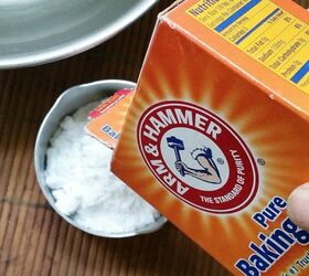 The easy way to keep your bathroom fresh at all times using baking soda