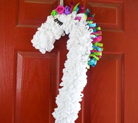 Loopy Yarn Unicorn Wreath