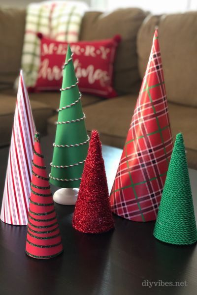 rboles de navidad en forma de cono