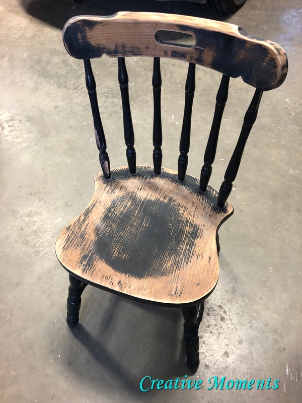 es negro y luego es blanco silla de madera vintage