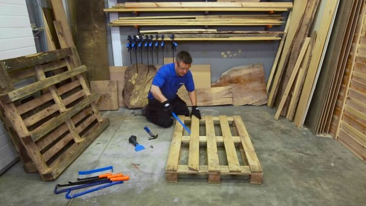 Taking Apart Pallets Without Power Tools In 5 Steps Hometalk