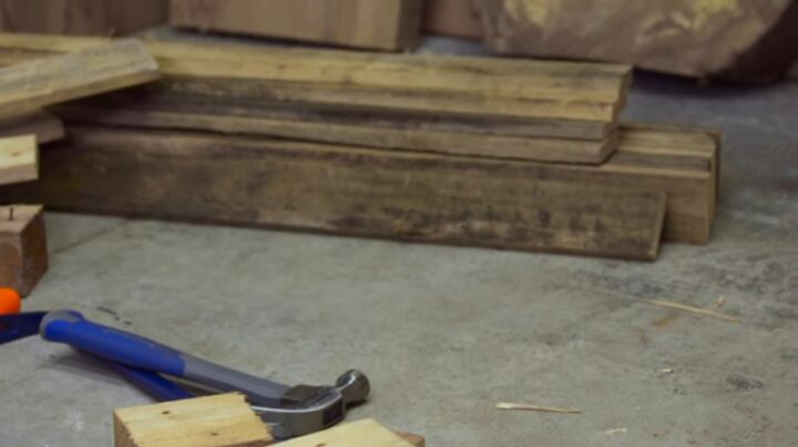 Taking Apart Pallets Without Power Tools In 5 Steps Hometalk