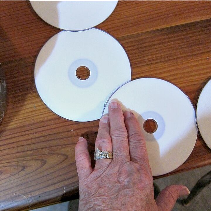 guirlanda de natal de cds reciclados