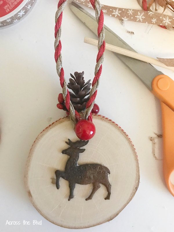 10 minute rustic diy wood slice deer ornament