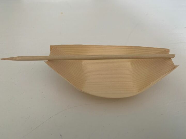 sailboat place cards from disposable bamboo bowls