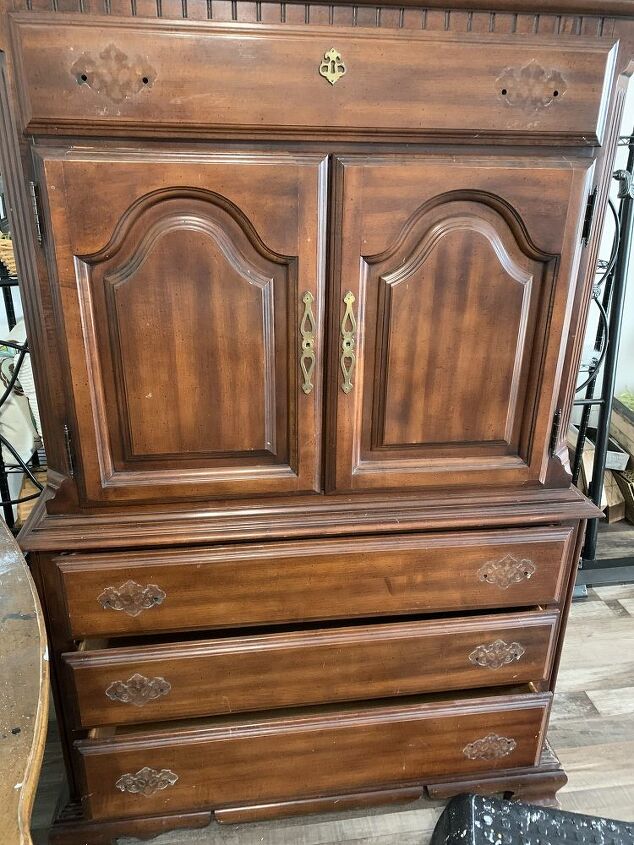 chest of drawers makeover farmhouse style, Chest of Drawers Before