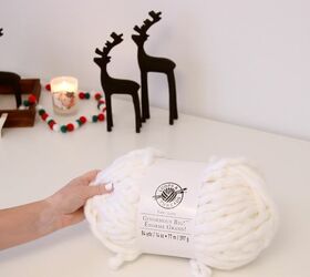 diy chunky yarn arm knit wreath