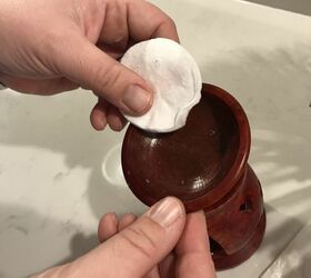 the easiest way to change your wax melt, 6 Remove any remaining wax