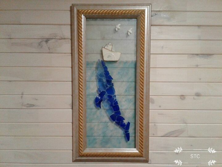 marco de mosaico de la ballena azul, Ballena azul diciendo hola