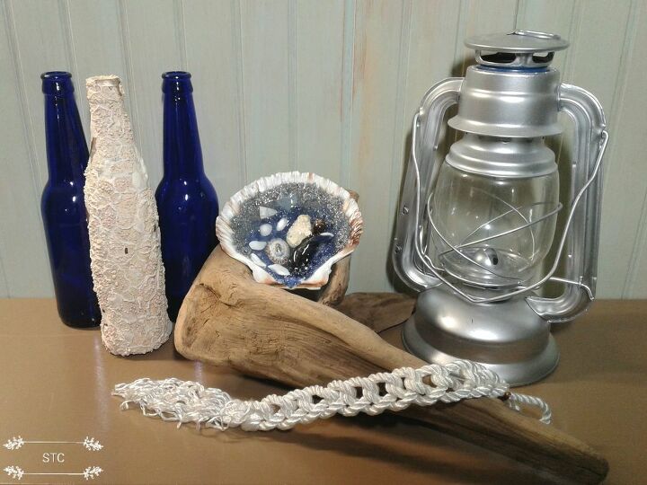 tesouros de praia expostos em resina epxi, esquema de cores azul