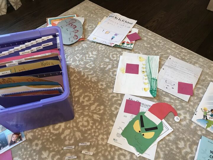 caja de recuerdos diy para organizar los papeles de tu hijo