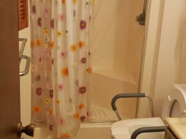 q can someone help me with colors for this small bathroom
