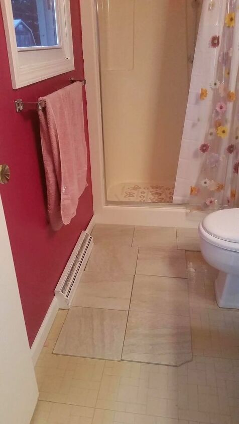 q can someone help me with colors for this small bathroom