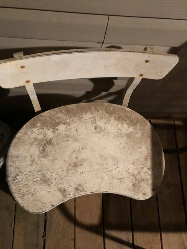 q how do i refurbish this weathered chair and paint it blue