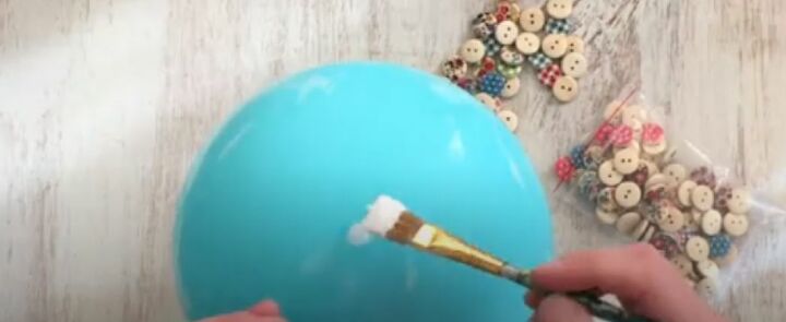 how to craft balloon bowls with buttons and faux leaves