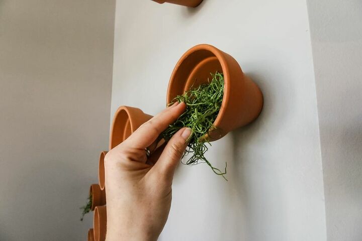 how to hang a terra cotta potted plant wall