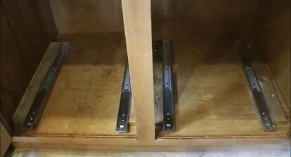 Build Diy Pull Out Cabinet Shelves, How To Install Pull Out Shelves In A Cabinet