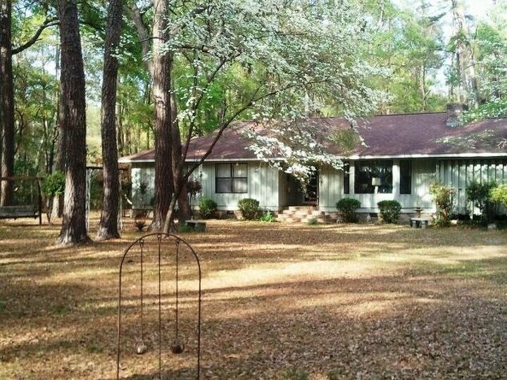 q how to furnish shady area right in front of house ranch style