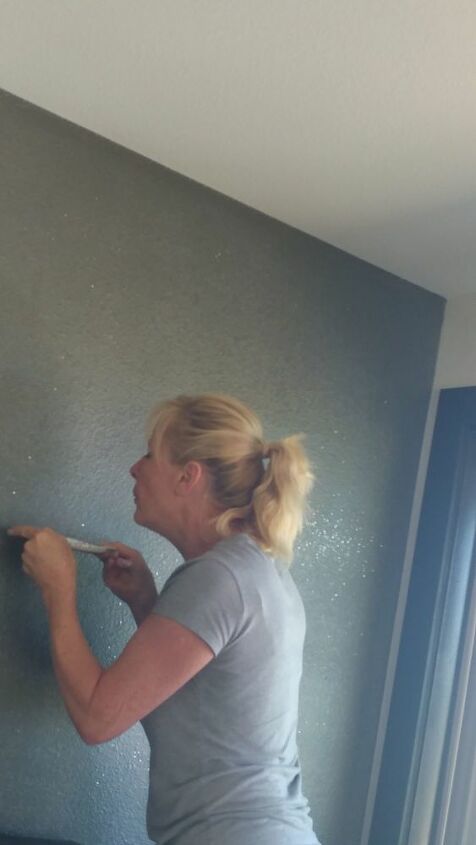 accent glitter wall of fame diy, Blowing glitter onto the wall