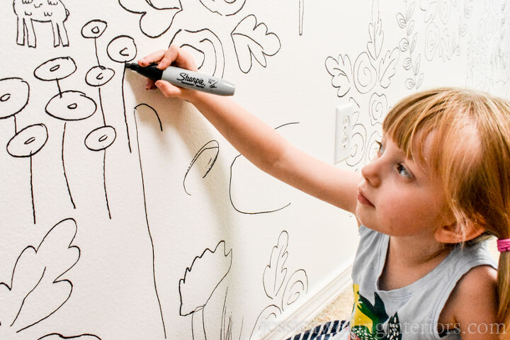 diy faux wallpaper with a sharpie