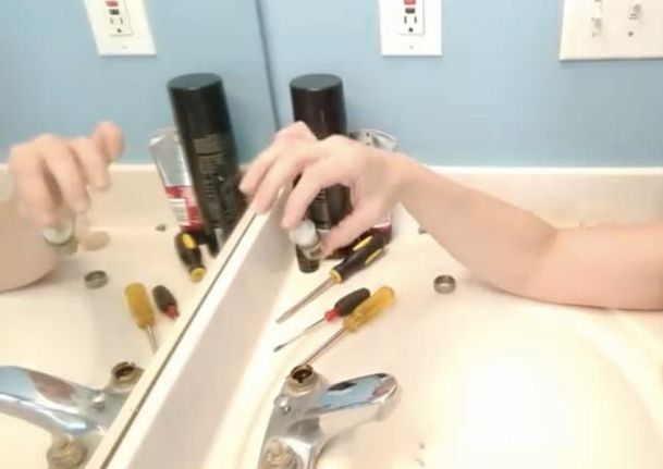how to replace cartridges to fix a leaky bathroom sink, Remove Cartridges