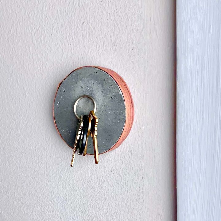 how to make a magnetic cement key holder