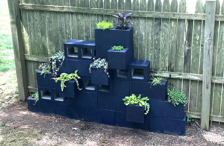 diy vertical cinder block planters sculpture