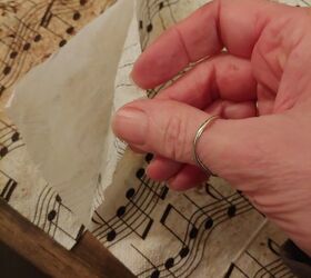 how to age a paper napkin for decoupage