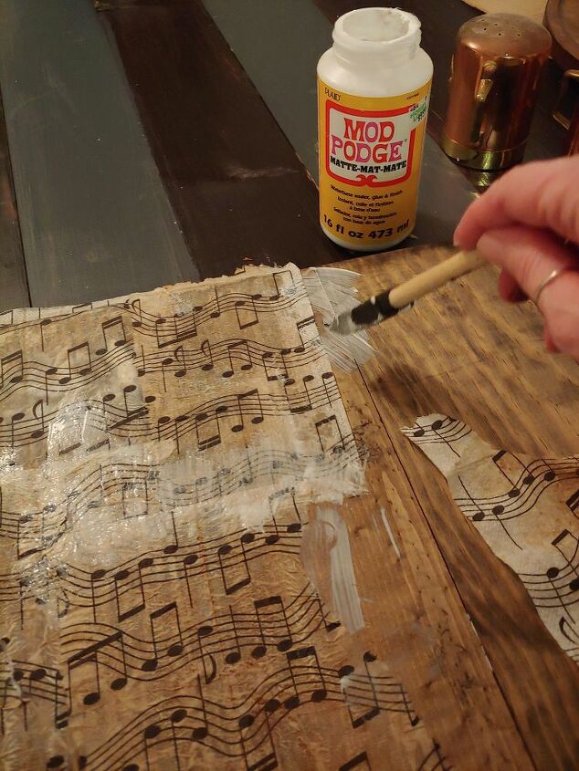 how to age a paper napkin for decoupage
