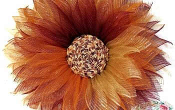 Deco Mesh Swirl Flower Wreath Tutorial