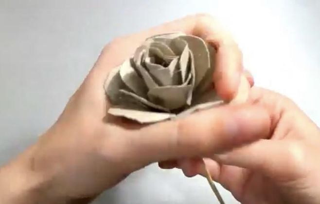 how to make a rose from a cardboard tube recycled toilet paper roll