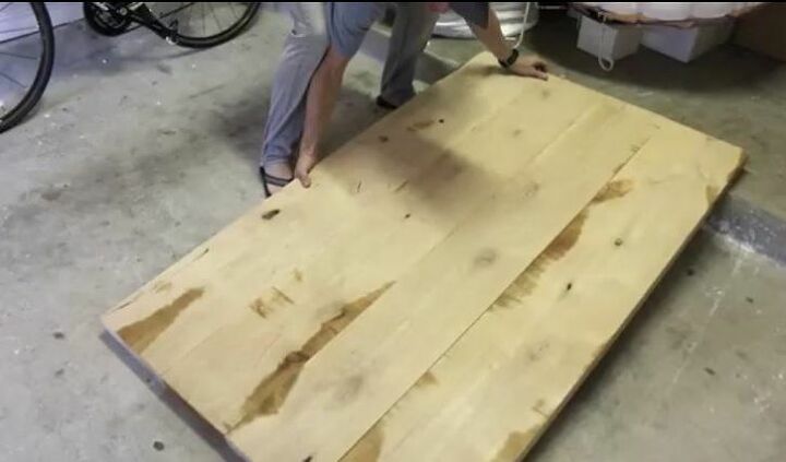 como construir uma mesa de perna de gancho de cabelo, escolha a madeira