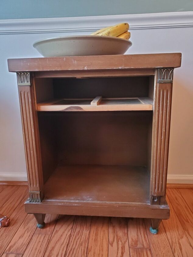 should i remove the metal accents on this nightstand