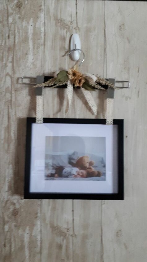 how to make a hanging photo frame