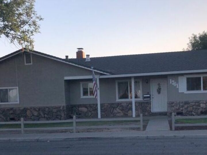 q how do i decorate my front porch